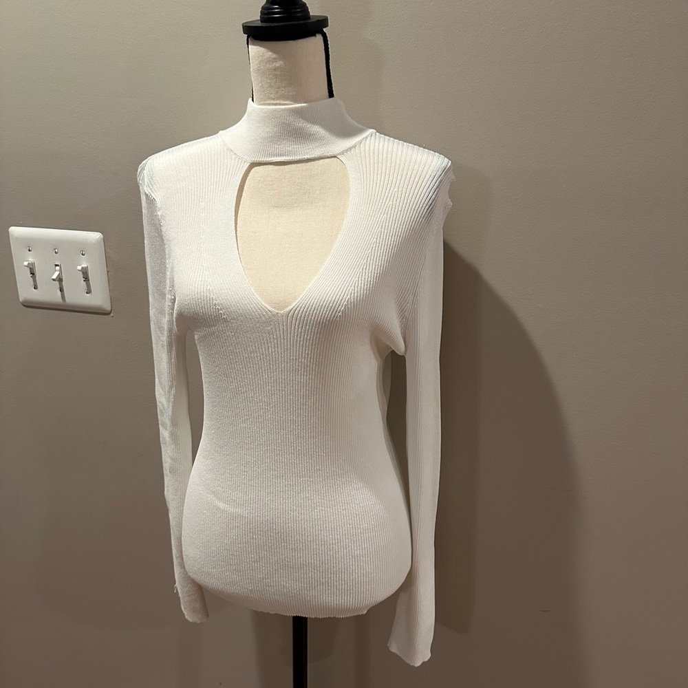 360 Sweater Ivory Keyhole Turtleneck - Picture 2 of 4